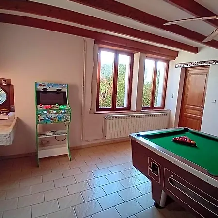 לינה וארוחת בוקר Jacuzzi, Arcade Et Repas Soir Compris *